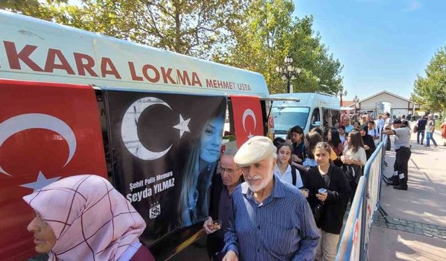 Ankara’da şehit polis memuru Şeyda Yılmaz’ın devre arkadaşları lokma dağıttı