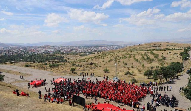 “Aşk-ı Vatan” ile okulla tanıştılar