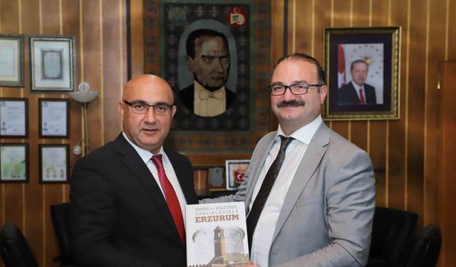 Azerbaycan Kars Başkonsolosu Guliyev’den Rektör Hacımüftüoğlu’na hayırlı olsun ziyareti