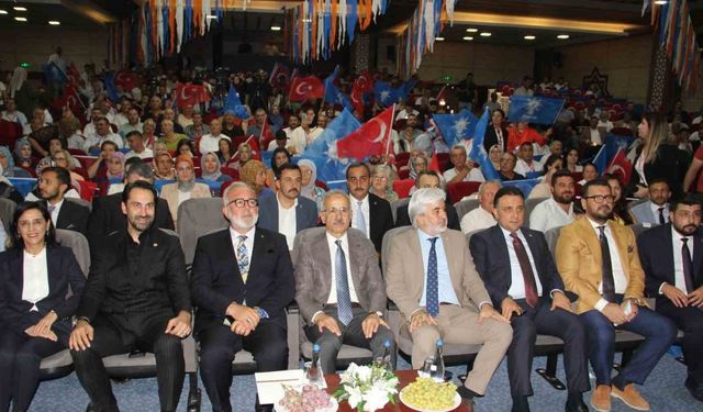 Bakan Uraloğlu: "AK Parti olarak ideoloji siyaseti değil, hizmet siyaseti yapıyoruz"