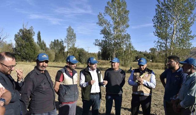 Bayburt çiftçisi tarlada bilgilendirildi