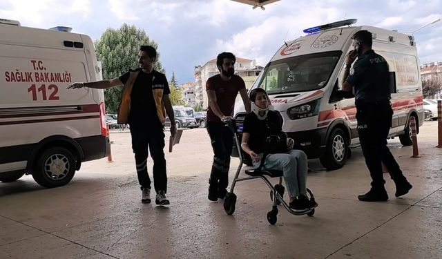 Bursa’da 2 otomobil kafa kafaya çarpıştı: 8 yaralı