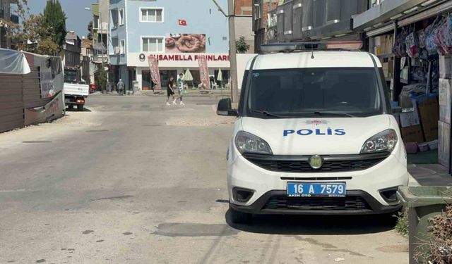 Bursa’da silahlı kavga: Mermiler fotoğrafçı dükkanına isabet etti