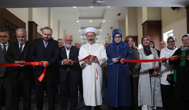 Diyanet İşleri Başkanı Erbaş: “Dünyanın gözü önünde bir milletin varlığının hiçe sayıldığı çağa tanıklık etmekten hicap duyuyoruz”