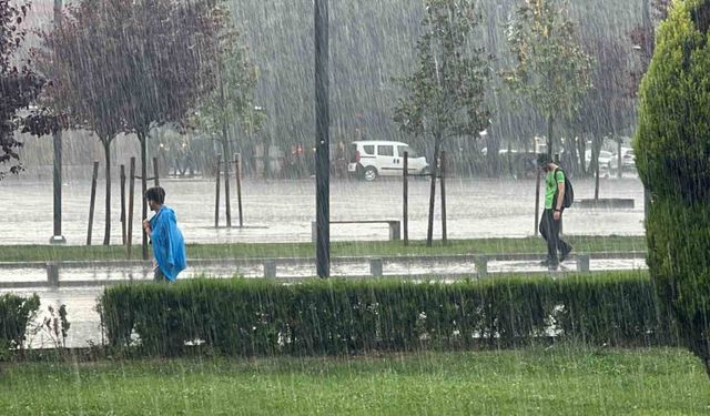 Düzce, Zonguldak ve Bartın için gök gürültülü sağanak yağış uyarısı