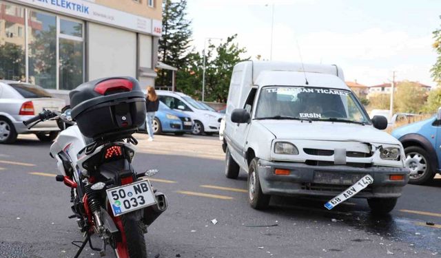 Ehliyetsiz sürücü kazaya neden oldu: 3 yaralı