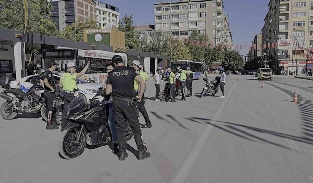 Elazığ’da motosikletlilere sıkı denetim