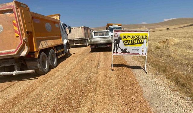 Elbistan’da Yalıntaş - Aksakal Grup Yolu’nu iyileştirme çalışmaları başladı