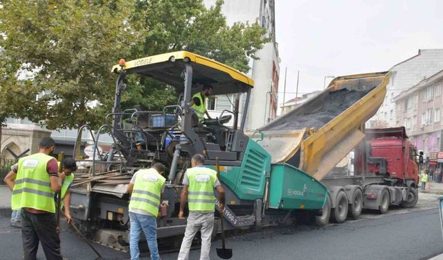 Esenyurt’ta tahrip olan yollar ve asfaltlar yenileniyor