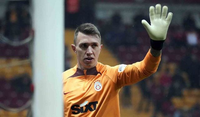 Galatasaray’da derbilerin en deneyimlisi Fernando Muslera