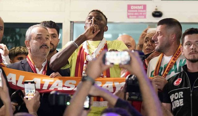 Galatasaray’ın yeni transferi Victor Osimhen, İstanbul’a geldi