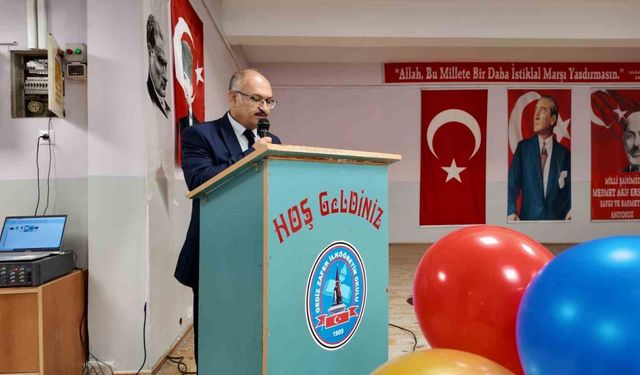 Gediz’de ilköğretim haftası kutlamaları