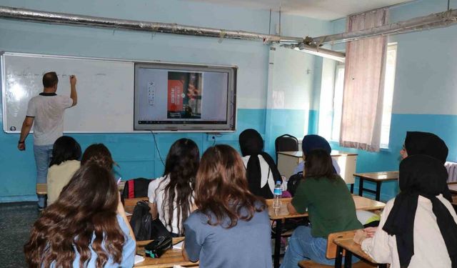 Haliliye Belediyesi dershane hizmetiyle gençlerin yanında oluyor