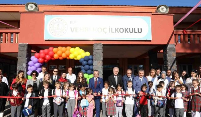 İlk ders zilini protokol çaldı