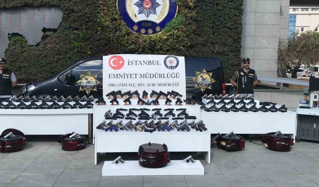 İstanbul’da silah kaçakçılarına operasyon: 227 silah ele geçirildi