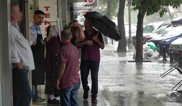 İstanbul’un Anadolu Yakasında yağmur etkisini gösteriyor