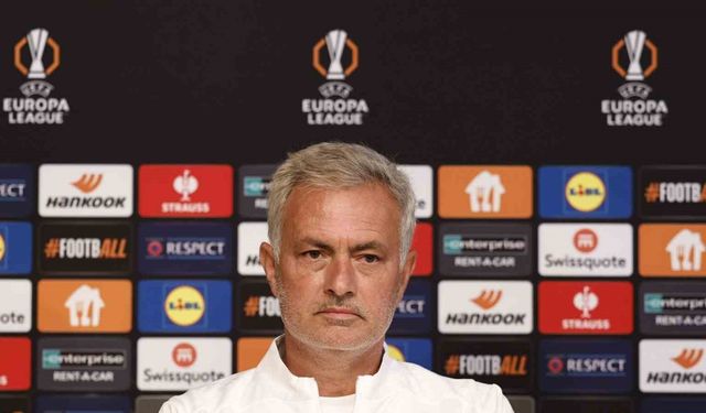 Jose Mourinho: "24 yıllık futbol kariyerimde hiçbir zaman basın toplantısından kaçmadım"