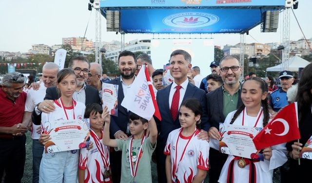 Kağıthane’de Yaz Spor Okulları kapanış töreni gerçekleştirildi