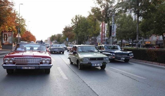 Kayseri’de klasik otomobil rüzgarı esti