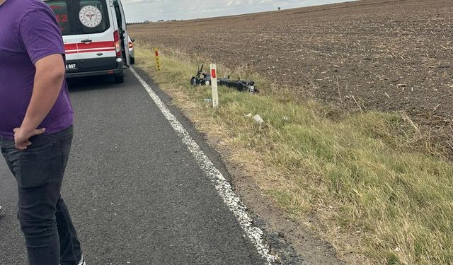 Kaza yapan ehliyetsiz motosiklet sürücüsü hastanelik oldu