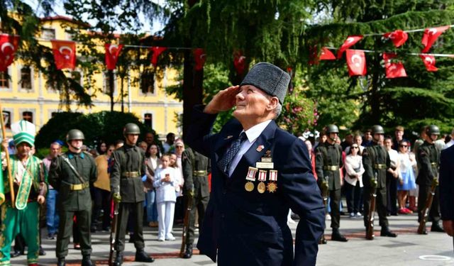 Kıbrıs gazisi 50 yıl sonra göğsünde mermi olduğunu öğrendi, mermiyle mezara gidecek