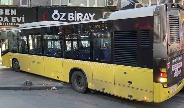 Kontrolden çıkan İETT otobüsü gelinlik mağazasına girdi