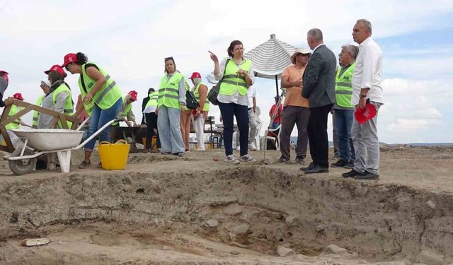 Kütahya’da 8 bin yıllık tarihi aydınlatıyorlar