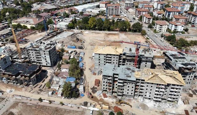 Malatya’da binalar hızla yükseliyor, umutlar yeniden yeşeriyor