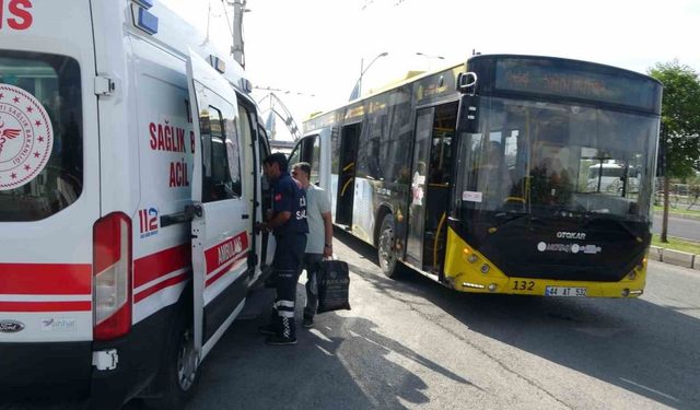 Malatya’da otobüs ile hafif ticari araç çarpıştı: 2 yaralı