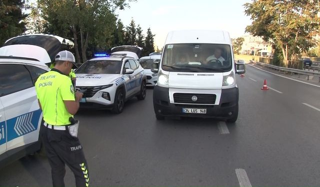 Maltepe’de okul servislerine yönelik yapılan denetimlerde sürücülere 7 bin 268 TL ceza kesildi