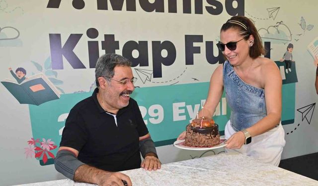 Manisa Kitap Fuarı ünlü yazarlarla final yaptı