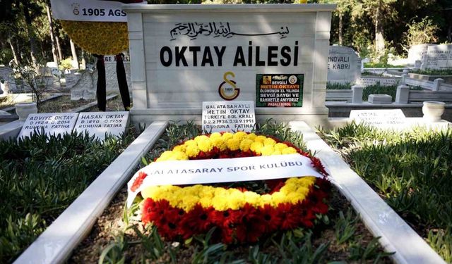 Metin Oktay kabri başında anıldı