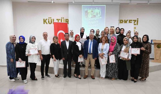 Osmangazi’de Diksiyon Atölyesi’ni tamamlayan kursiyerler sertifikalarını aldı