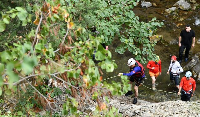 Osmaniye’nin saklı cenneti Çona Kanyonu’na keşif yürüyüşü yapıldı