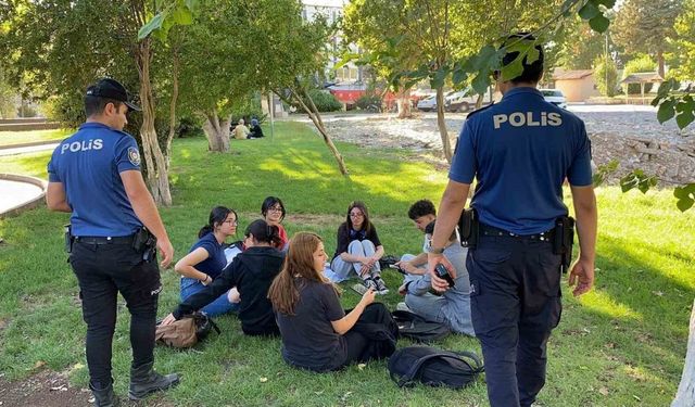 Polis ekiplerinden Mimar Sinan Parkına sıkı denetim