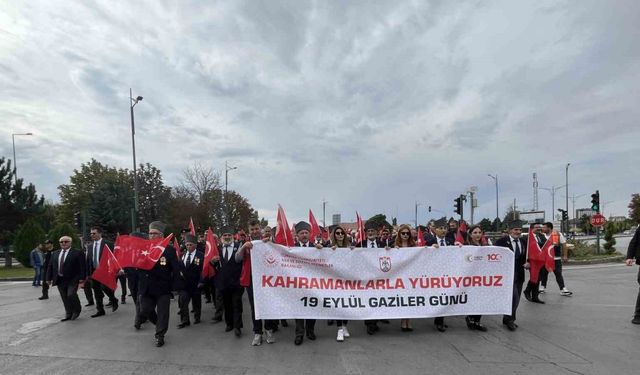 Sivas’ta gazilerin gururlu yürüyüşü