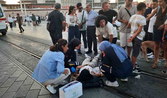 Taksim’de bir genç kız epilepsi nöbeti geçirdi