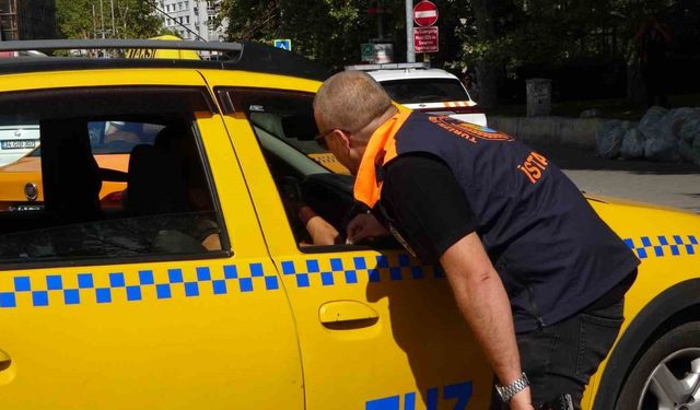 Taksim’de taksimetre açmayan taksilere ceza