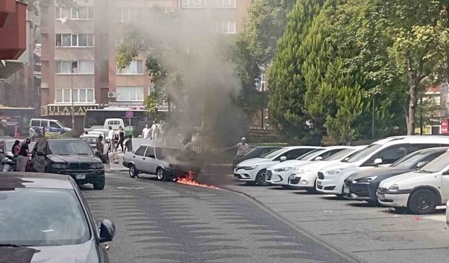 Tofaş otomobil alevlere teslim oldu, LPG tankı bomba gibi patladı