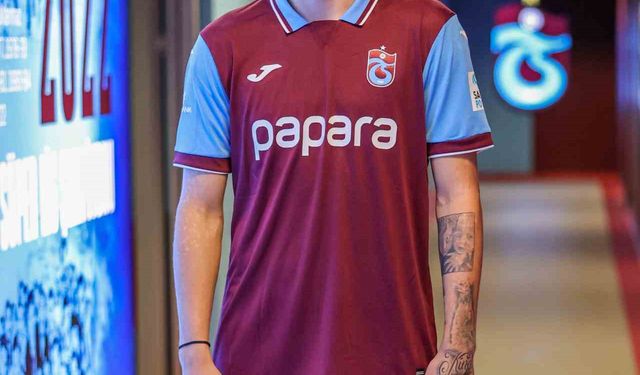 Trabzonspor, yeni transferleri Siman Banza ve Serdar Saatçı’ya stadyumda forma giydirdi