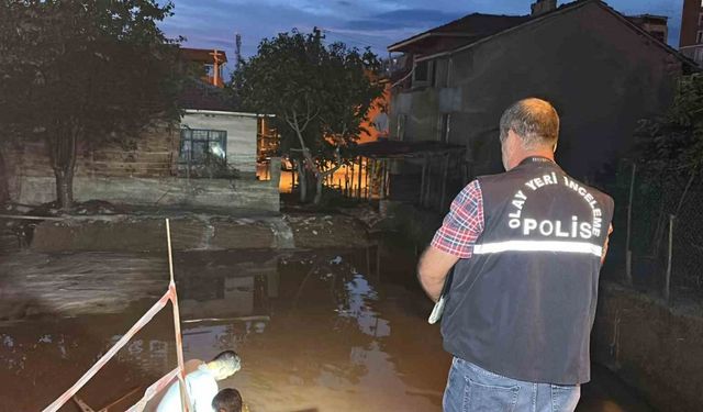 Uşak’ta iki komşu arasında çıkan kavgada 1’i ağır 2 kişi yaralandı