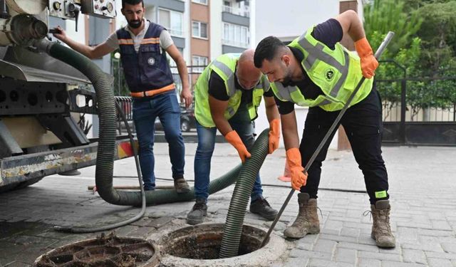 Yağmur suyu ızgaraları ve kanalizasyon hatlarında yoğun mesai