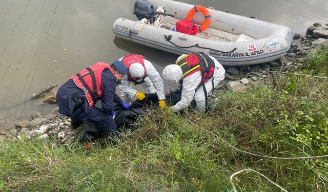 Sakarya Nehri'nde ceset bulundu!