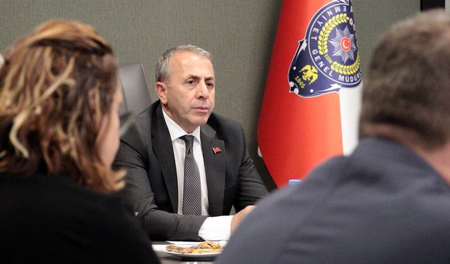 Çanakkale Emniyet Müdürü Kurt, muhtarlarla bir araya geldi