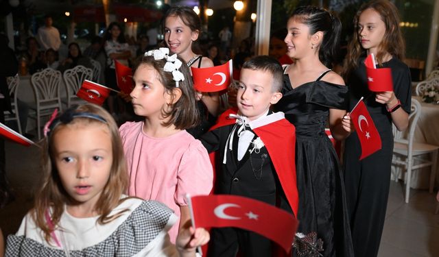 Edirne'de TOMA, polis çocuğu Mete Karahan'ın sünnet arabası oldu