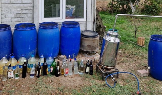 Tekirdağ'da 558 litre sahte içki ele geçirildi