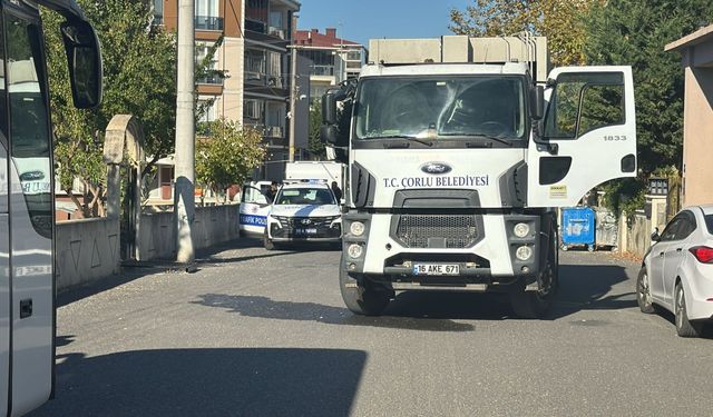 Tekirdağ'da çöp kamyonunun çarptığı kişi yaralandı