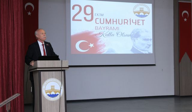 TÜ Eğitim Fakültesinde Cumhuriyet'in ilanının 101. yıl dönümü kutlandı