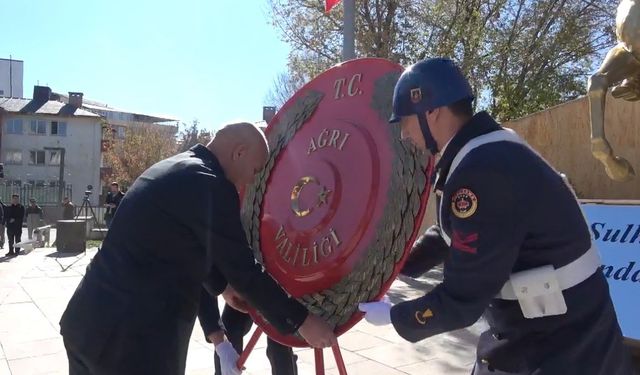 Ağrı’da 29 Ekim nedeniyle çelenk sunma töreni yapıldı