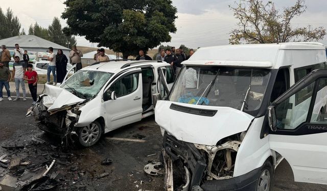 Ağrı’da trafik kazası: 10 yaralı